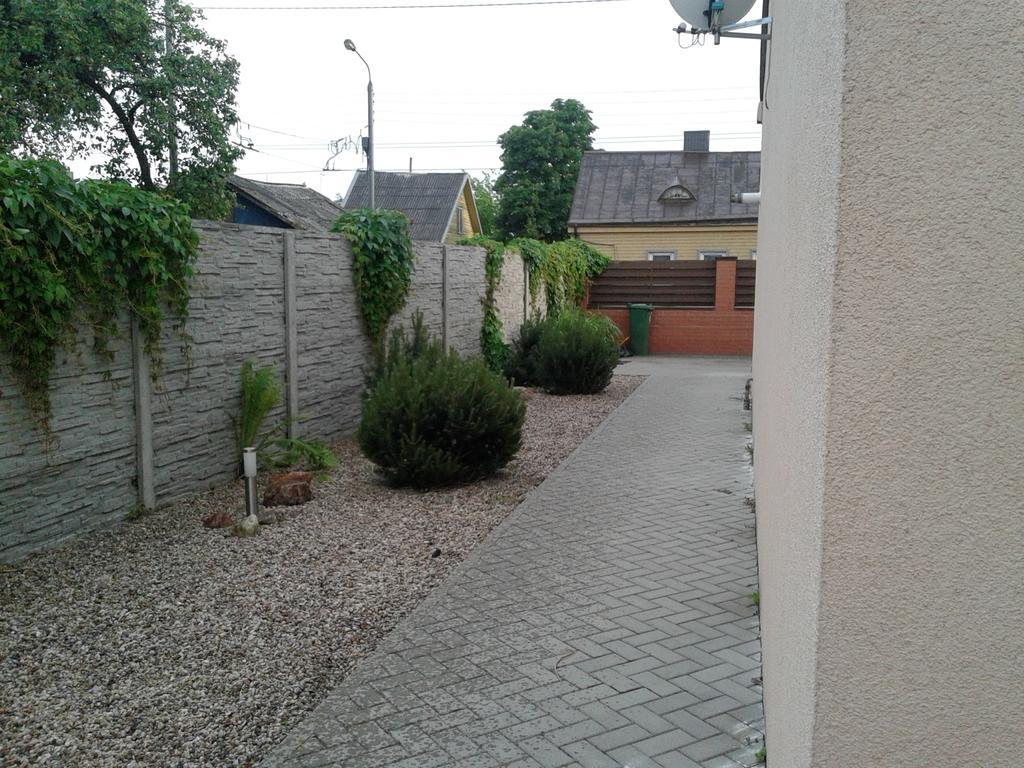 Apartments Near Old Town With Private Parking Каунас Екстериор снимка